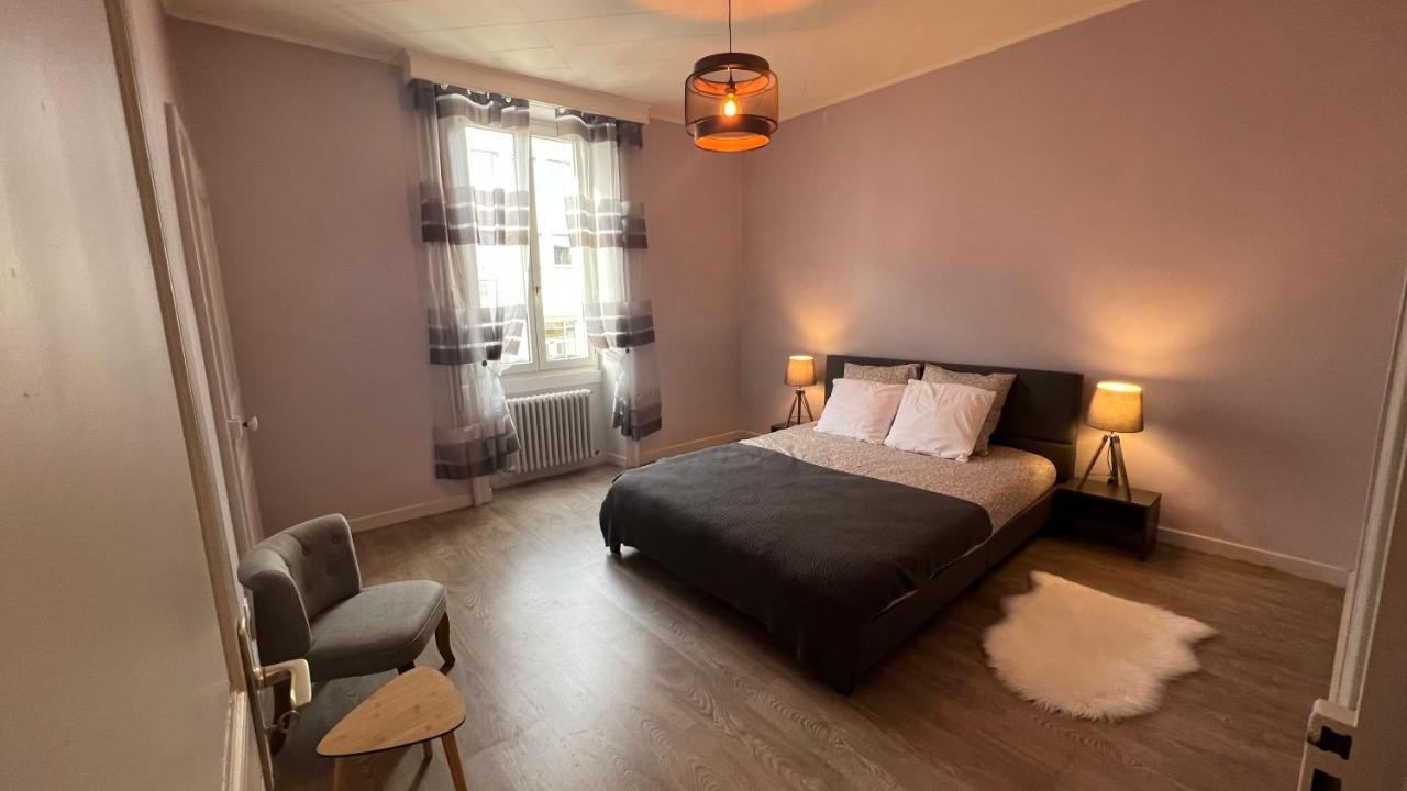 Appartement T4 70M2 - Meuble - Centre Ville - Proche Thermes Lons-le-Saunier Luaran gambar