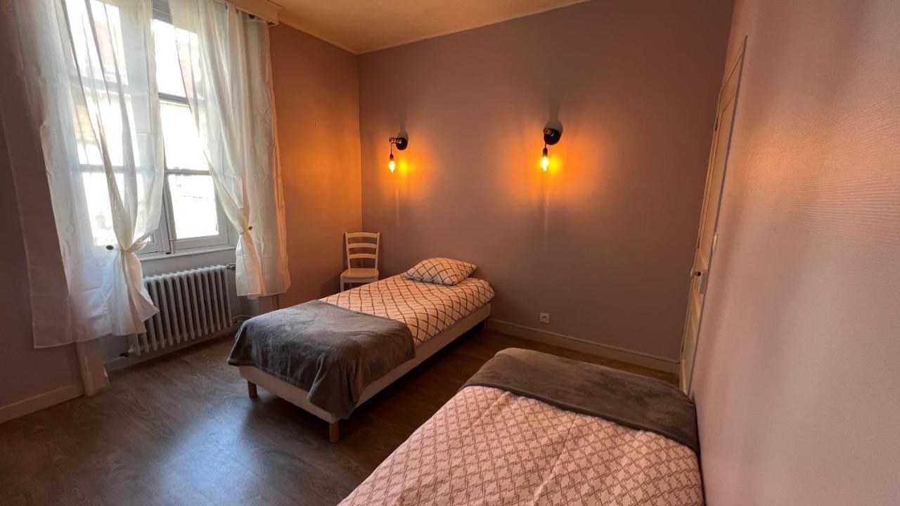 Appartement T4 70M2 - Meuble - Centre Ville - Proche Thermes Lons-le-Saunier Luaran gambar