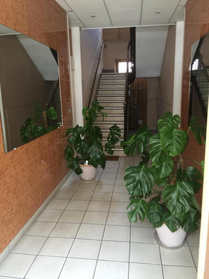 Appartement T4 70M2 - Meuble - Centre Ville - Proche Thermes Lons-le-Saunier Luaran gambar