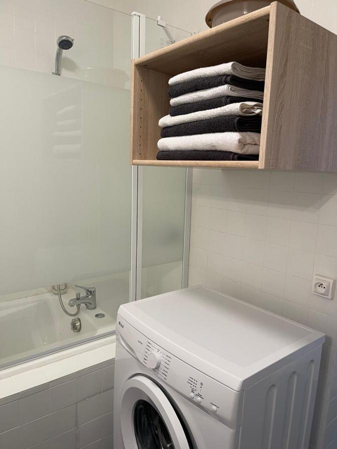 Appartement T4 70M2 - Meuble - Centre Ville - Proche Thermes Lons-le-Saunier Luaran gambar