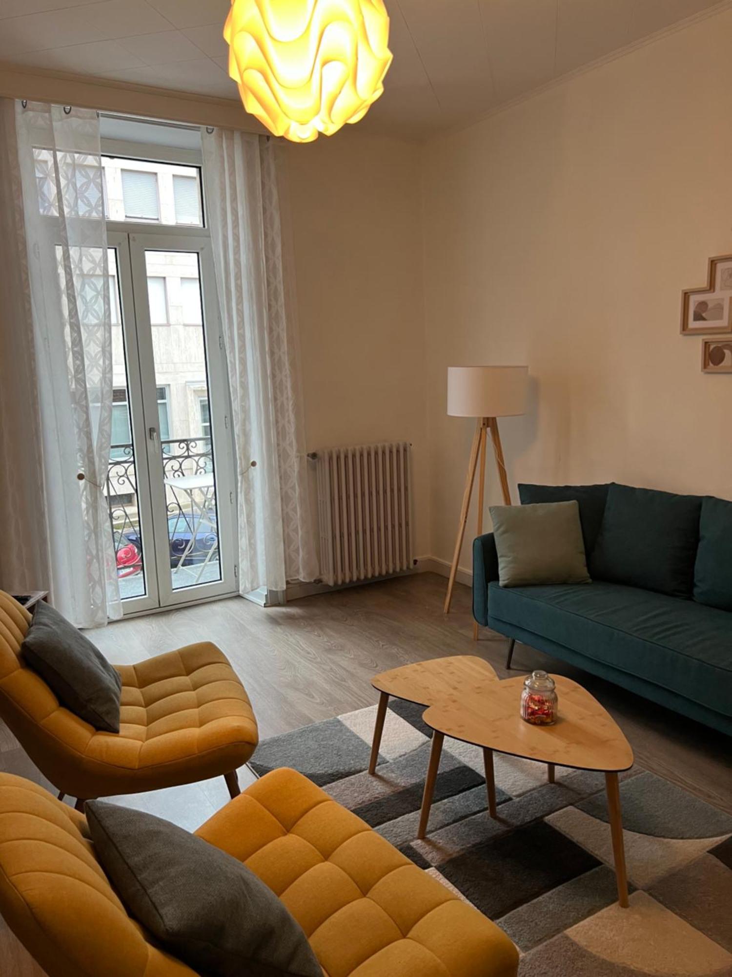 Appartement T4 70M2 - Meuble - Centre Ville - Proche Thermes Lons-le-Saunier Luaran gambar